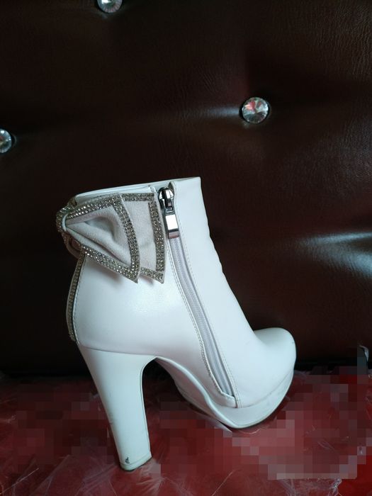 Белые ботильоны 35 размера