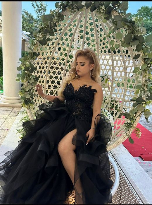 Продавам Балната си рокля