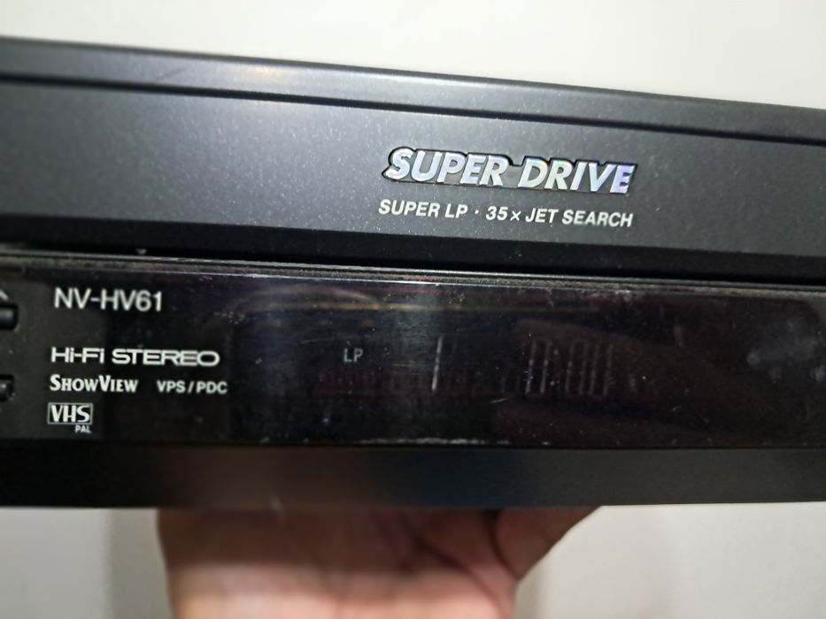 Vând trei aparate electronice pentru piese sau restaurare