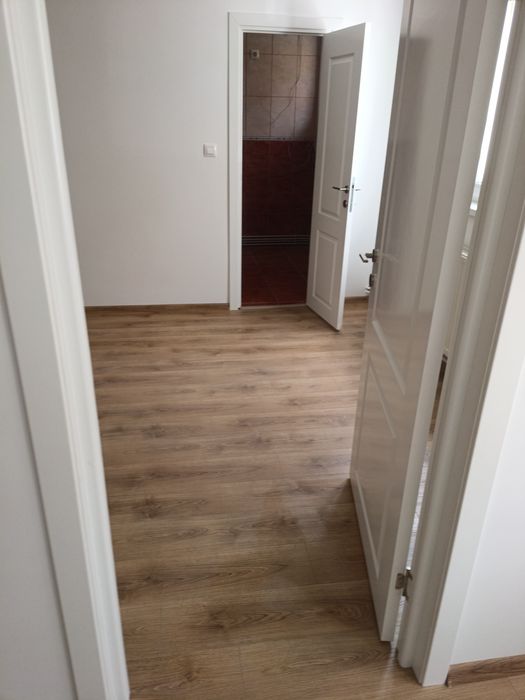 Vând apartament,2 camere , semidecomandat 30mp ,zona Dealurilor Florilor,parter inalt, 52500€ negociabil