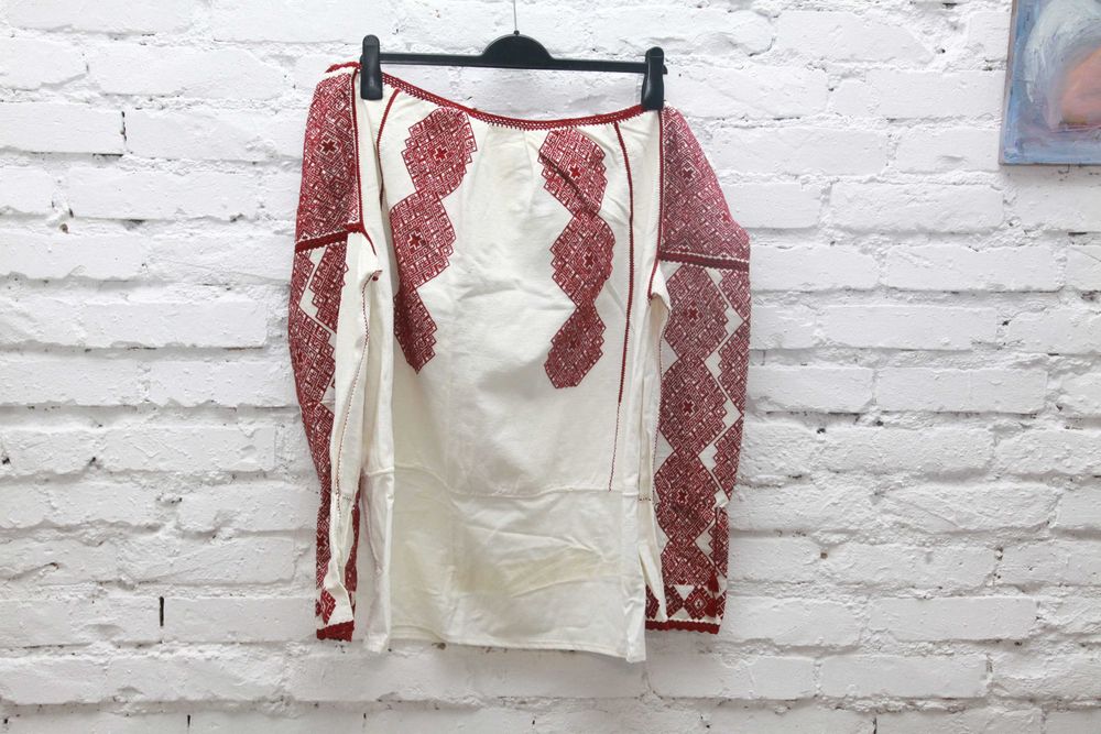 costum popular vechi de 100 de ani