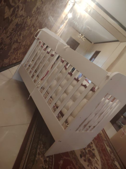 De vânzare pătuț pentru bebeluși – stare foarte bună că nou!
