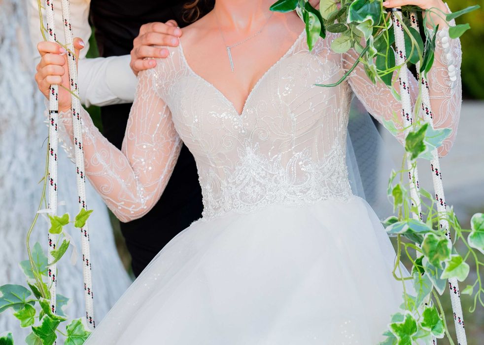 Rochie mireasa tip A- line