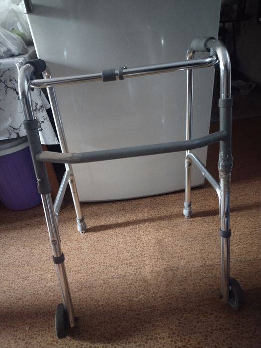 Продам ходунки ходунки