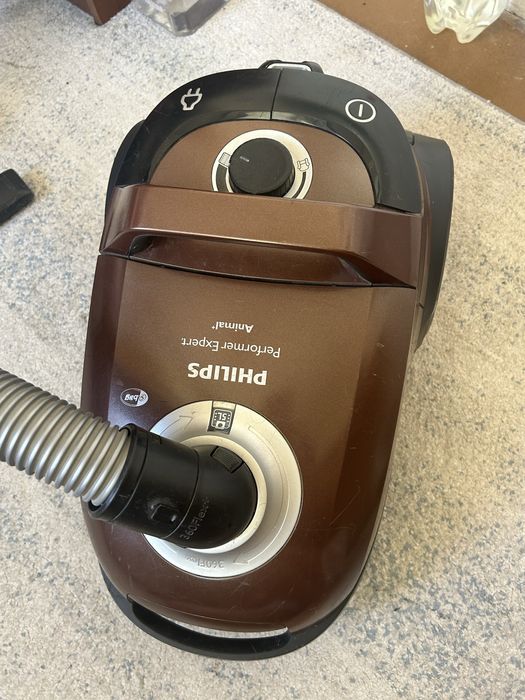 Мощный пылесос Philips Performer Expert Animal ПолныйкомплектТурбощтка