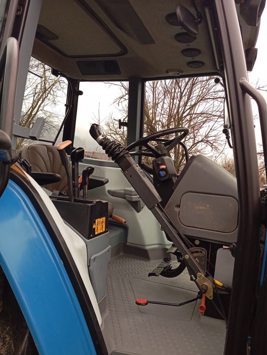 Vand tractor New Holland 8240