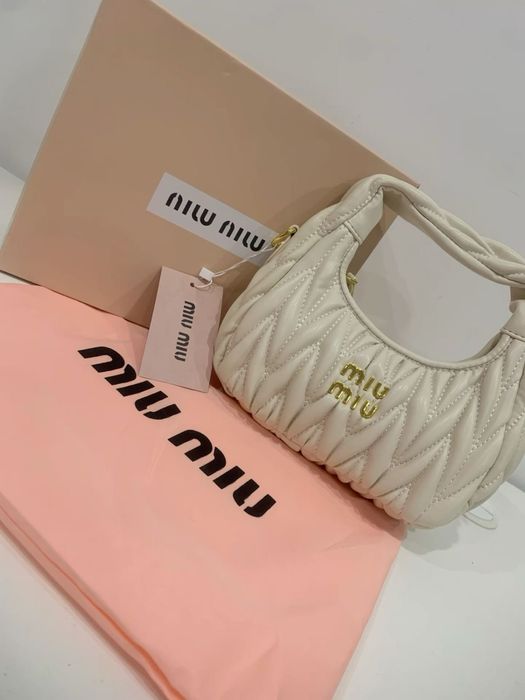 Miu miu бяла чанта