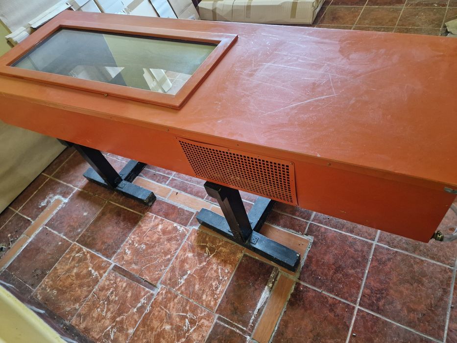 Vând capac frigorific funerar