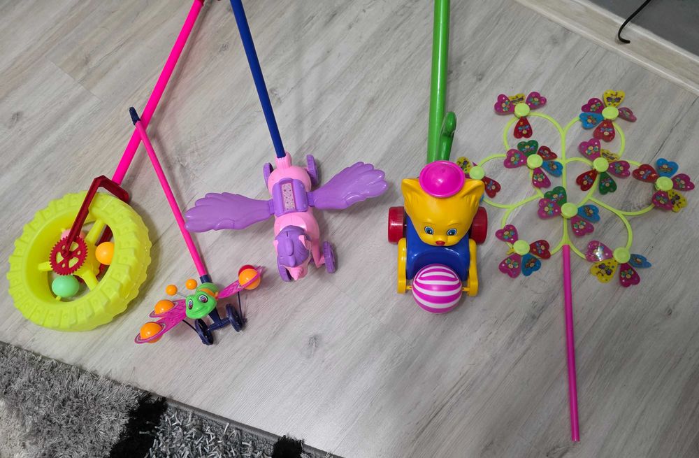 Jucării  de împins