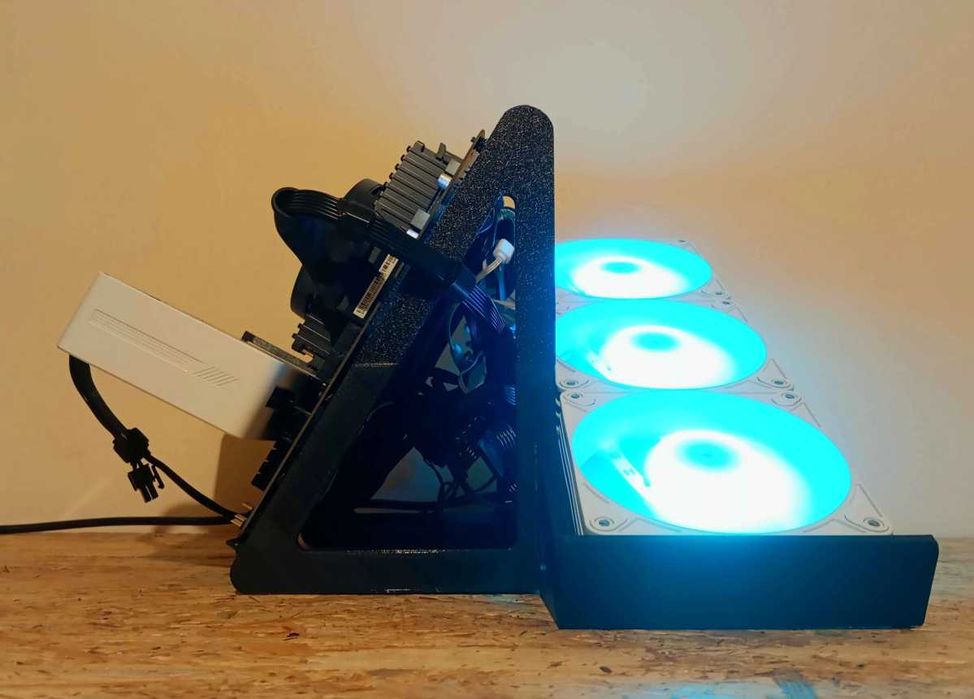 Carcasă PC Open Frame mATX – Design Premium
