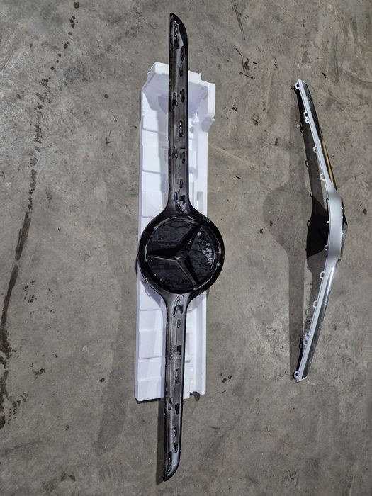 Grila radiator Mercedes Benz CLS Class W218 cod 2188851022