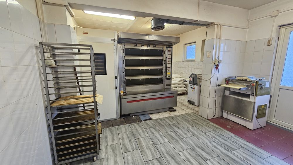 Spatiu comercial 102 mp Nufarul langa Lotus Center vad intens stradal