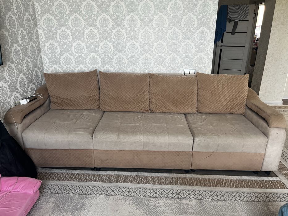 Продам диван размер 275см. В куленовке