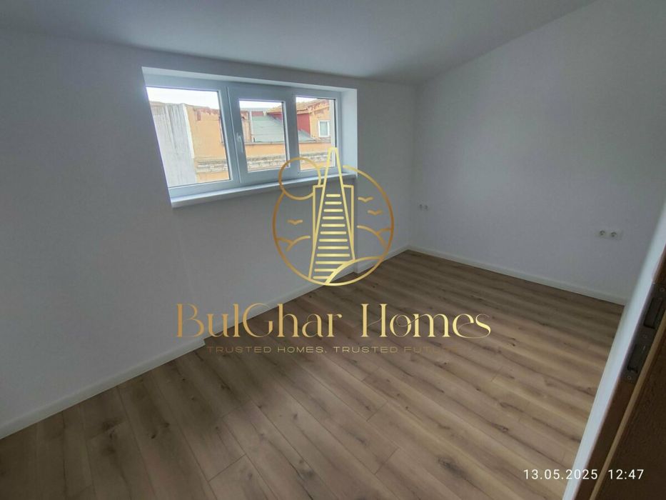 Продава се Многостаен апартамент в Варна, Операта - 120 кв.м за 2125 €/кв.м - Снимка #2