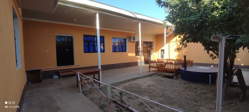 Kat mahalla hovli sotiladi