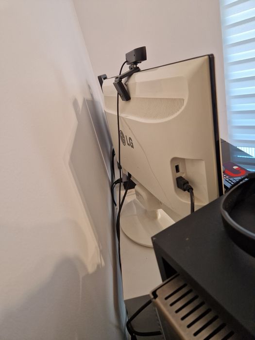 Monitor gaming LG W2363V
Jocul invadeaza realitatea!

Thru Mode
Raspun