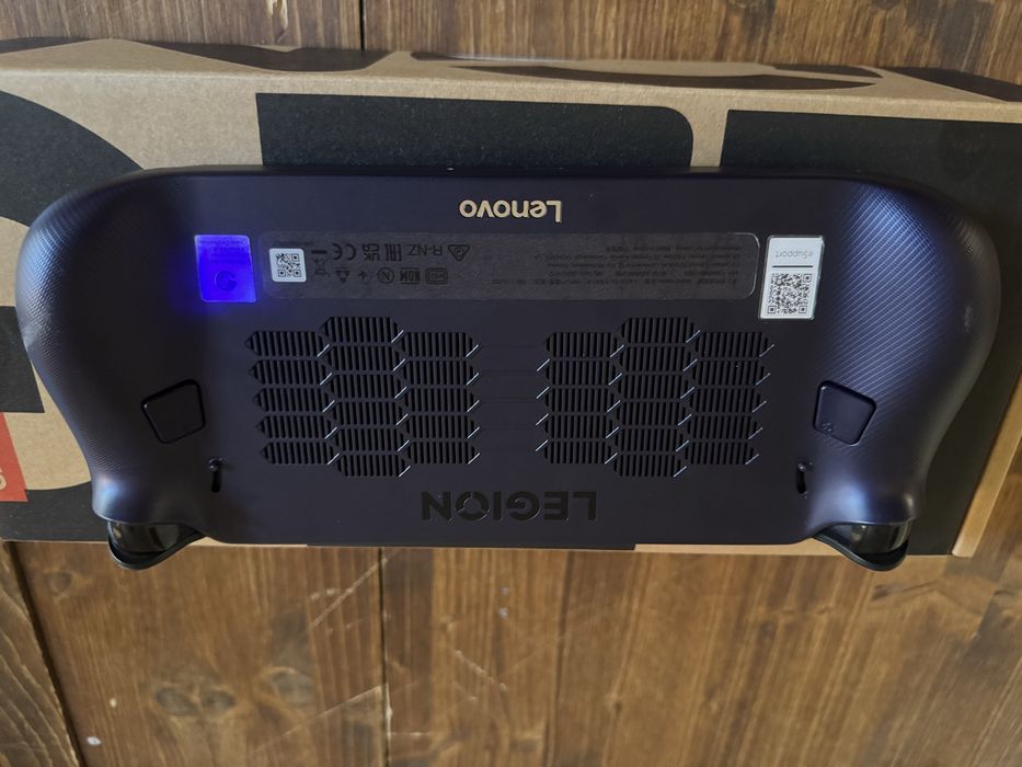 Конзола Lenovo Legion go s Z1 Extreme