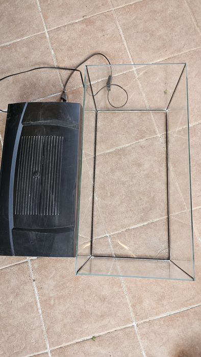 Acvariu 60 L. Cu capac.  60x30x30