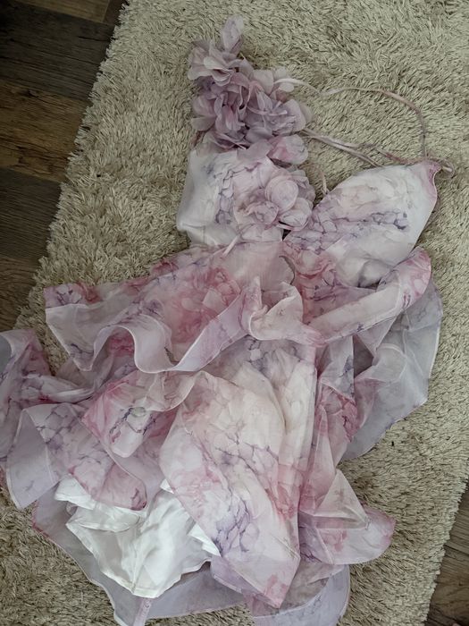 Къса офицялна рокля