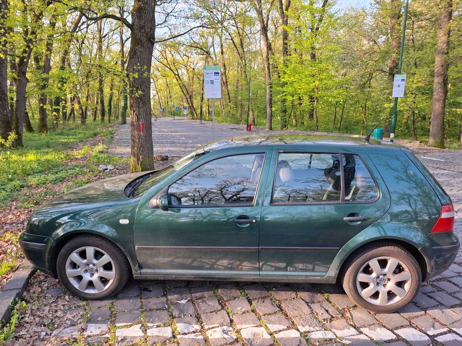 Vand VW Golf 4 1,6 benzina