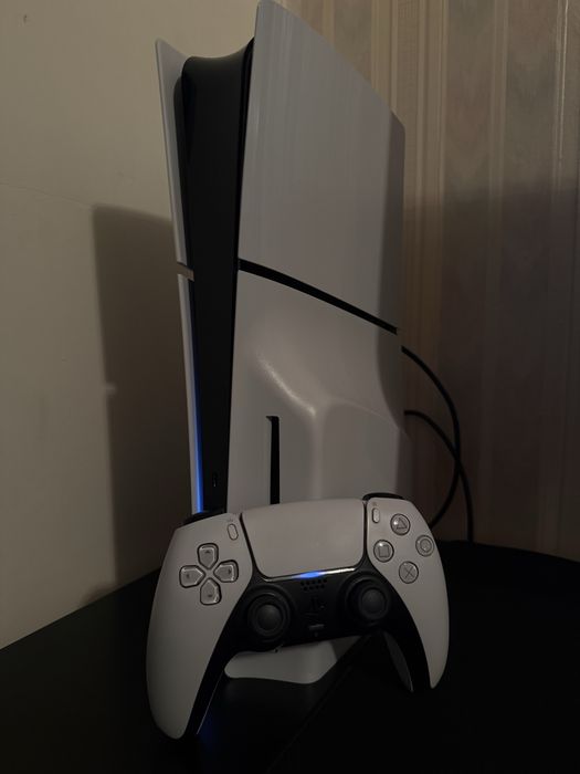 PlayStation 5 Slim 1TB + игри