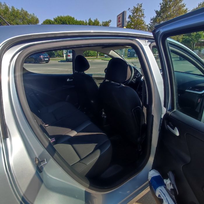 Продавам Пежо 207