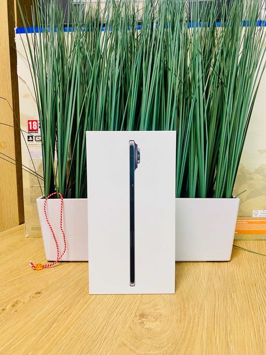 ЧИСТО НОВ !!! НЕРАЗПЕЧАТАН !!! Apple iPhone 17 Air, 256GB, 5G, Black