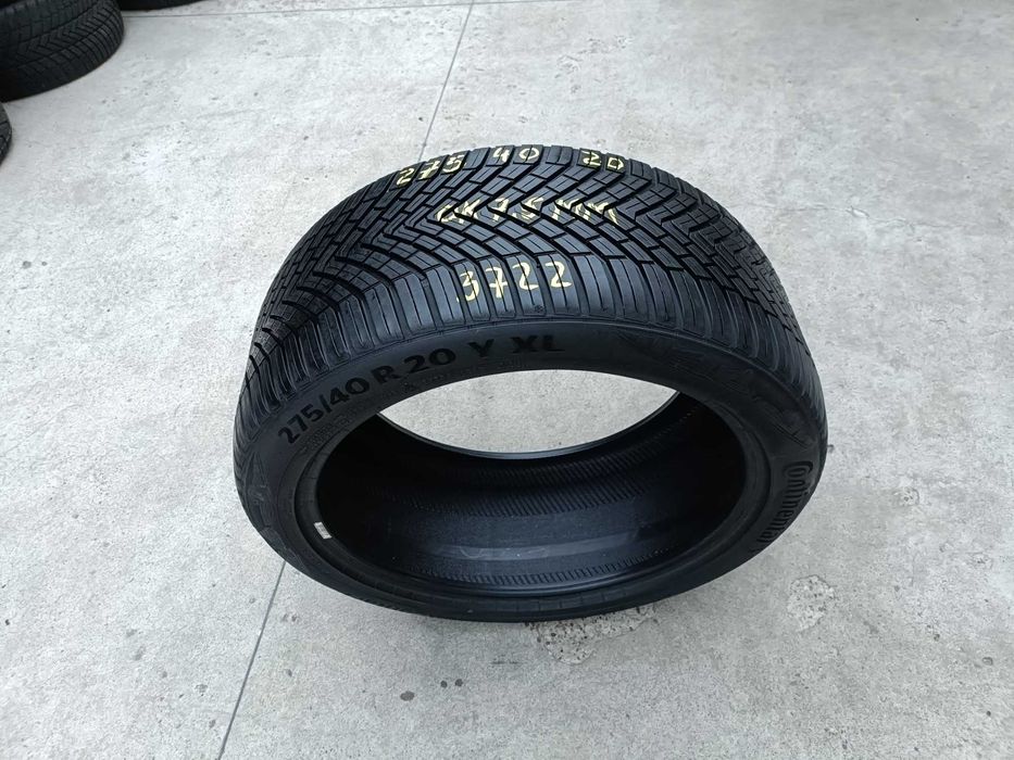 O anvelopa 275 40 20 Continental Allseason Contact profil de 7,5 mm