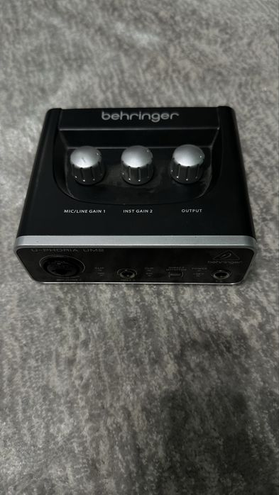 Комплект для звукозаписи Behringer U-Phoria Studio
