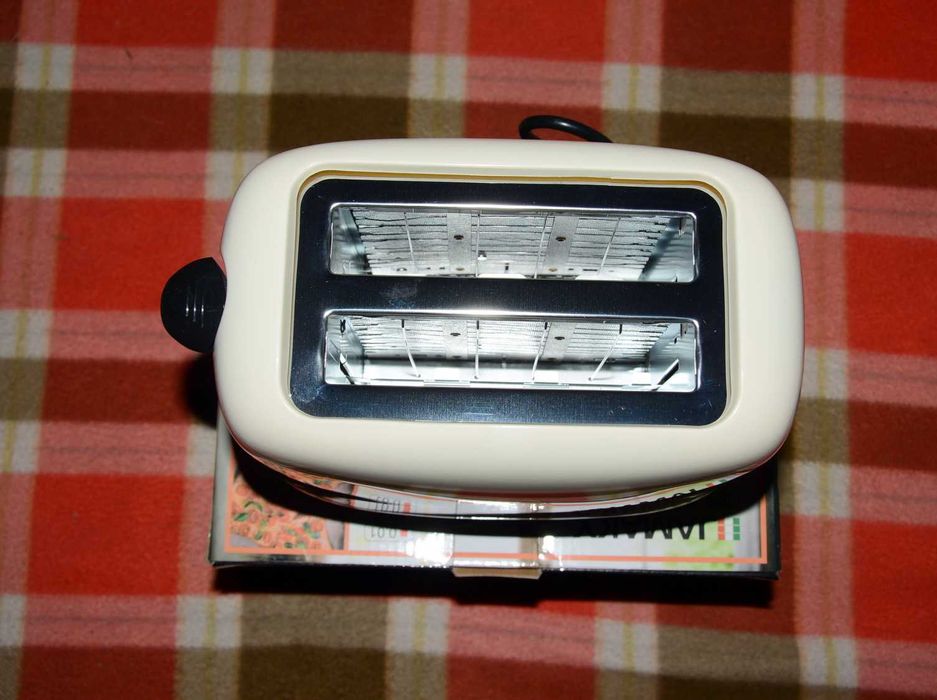 Тостер Jamaky JMK2701 белый