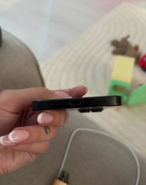 iPhone 16 Pro Max Titanium Black 256GB! Neverlocked, stare foarte buna! Baterie 95%