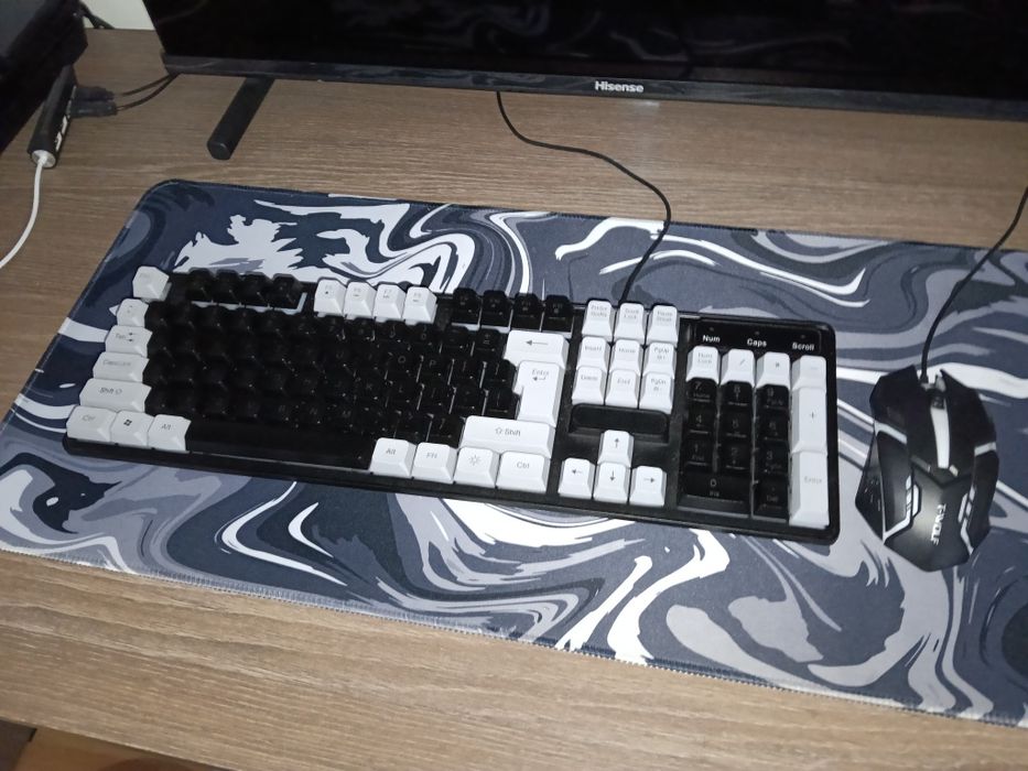 Mouse și tastatură gaming