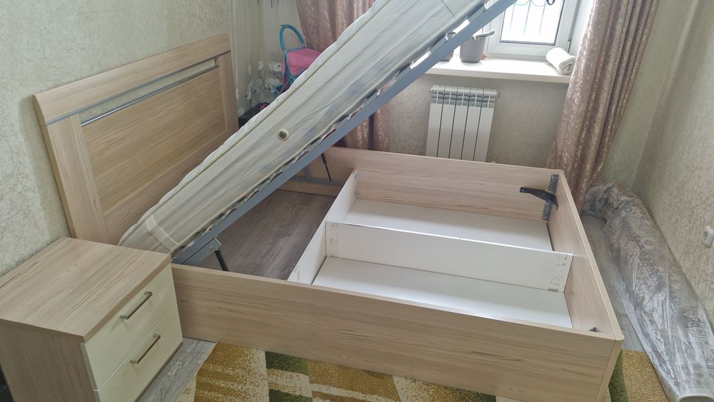Кровать + матрас + тумба