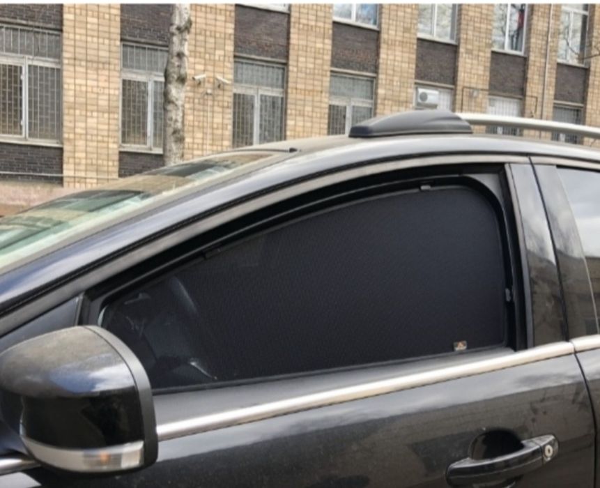 Продам  шторку  черная