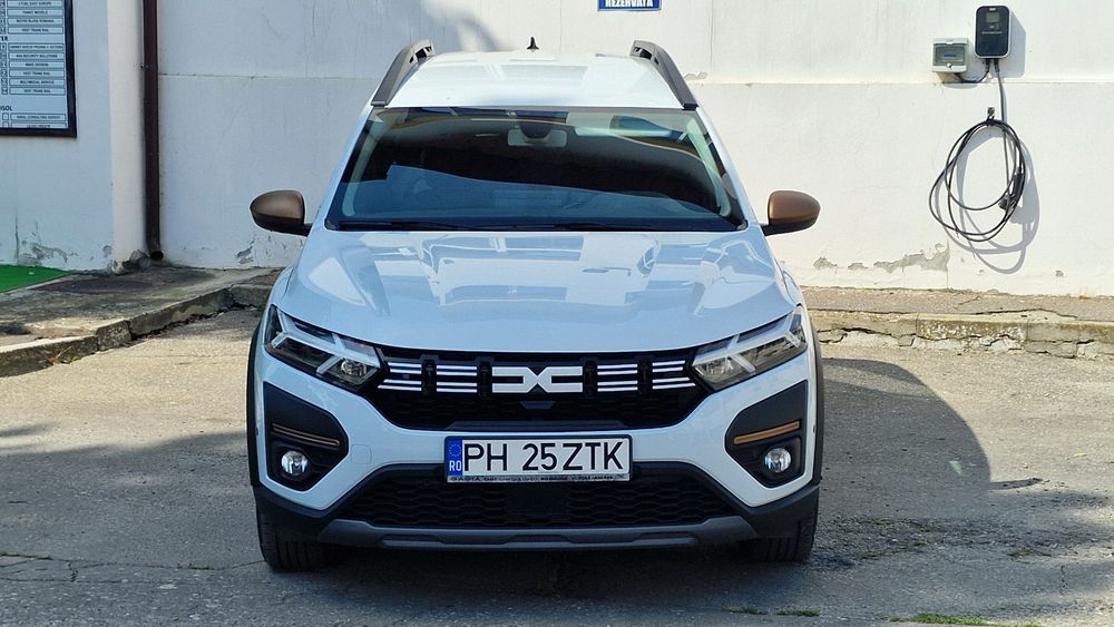 12500 euro fix  Dacia Jogger EXTREME HYBRID 1.6 ~ 140cp Cutie automata 2023  ~~km 38900