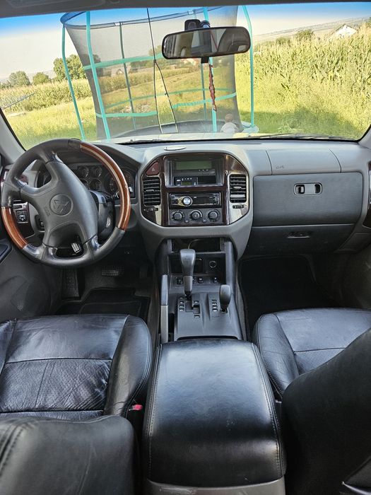 Vând Mitsubishi Pajero 3.2