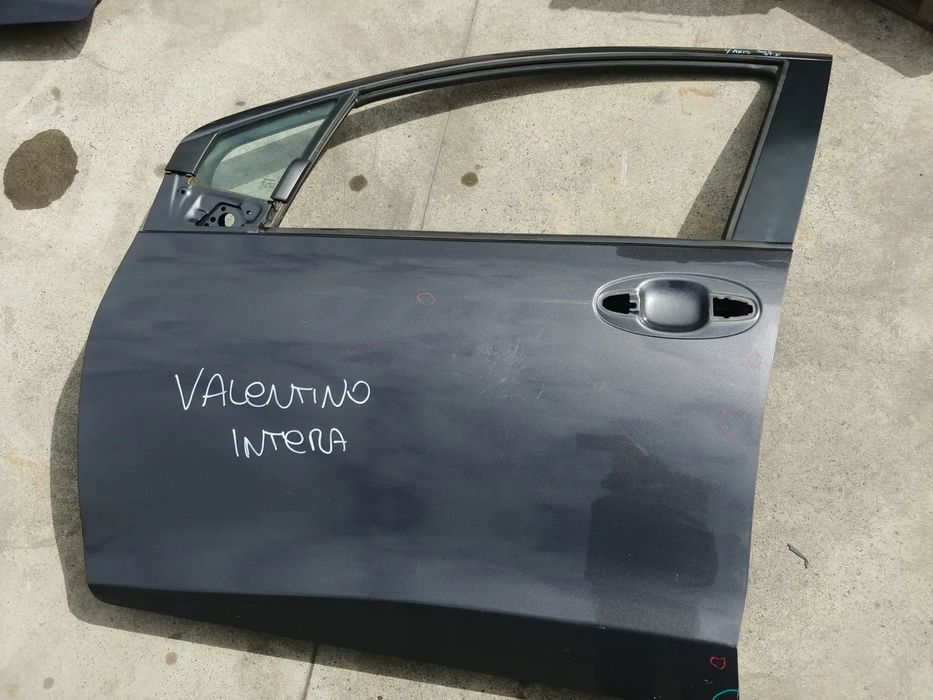 usa portiera stanga fata  toyota yaris 3 p13 2013