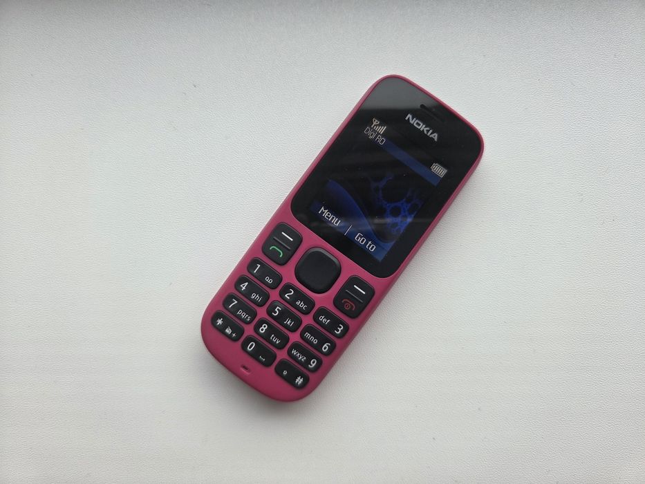 Nokia 100 - telefon simplu cu butoane