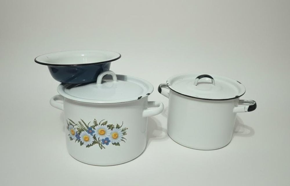 Посуда кастрюли эмаллированные