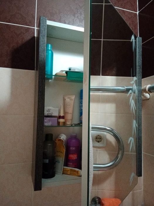 Полка для ванны с зеркалом