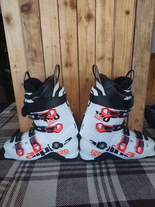 Ски обувки с подгряване