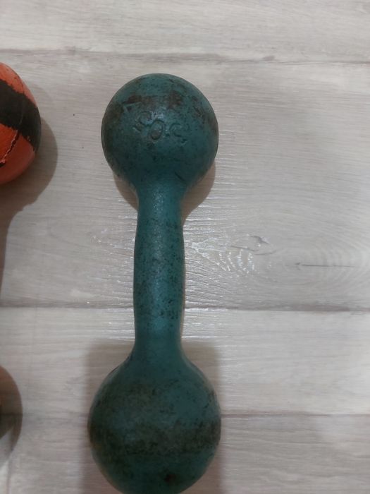 Гантели две штуки