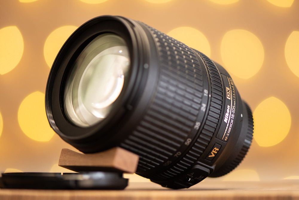 Nikon D40 фотоапарат + два обектива и аксесоари Никон