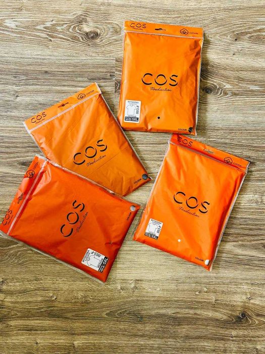 Футболка Великан от COS