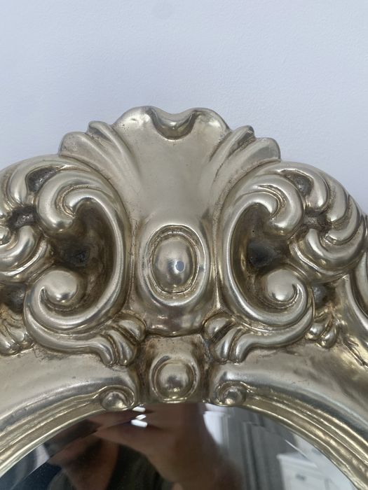 Oglinda decorativa de perete stil Baroc / Scaun in stil  Baroc/Rococo