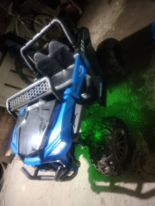 Детский электромобиль