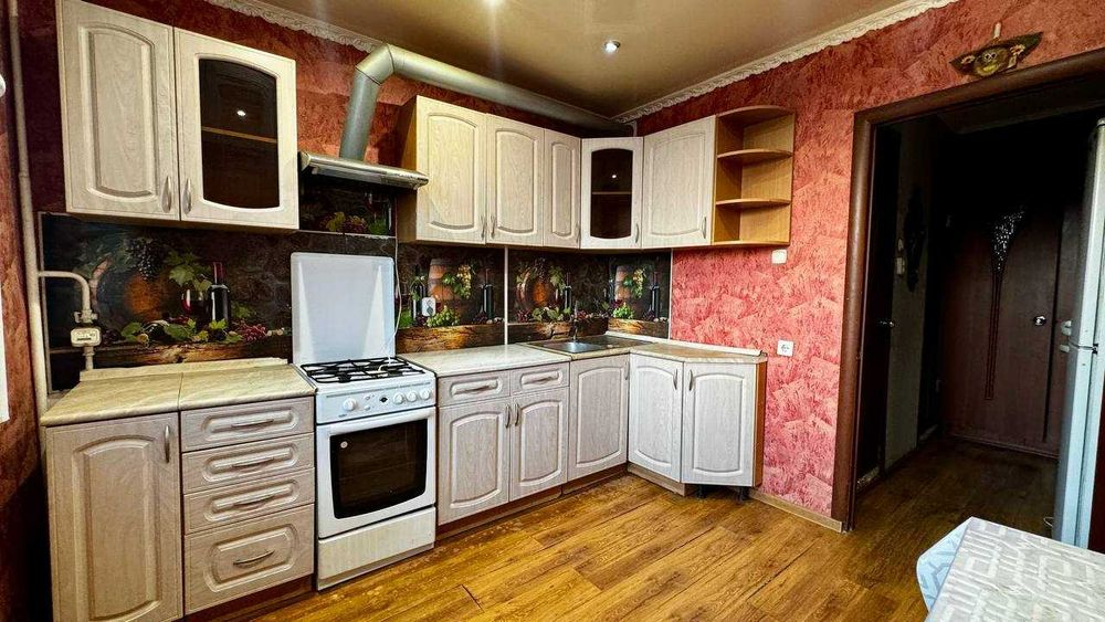 Продам 2-ком квартиру в 8 мкр 54 квадрата! Район Солнечного!