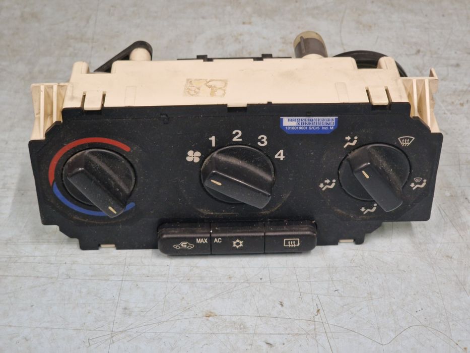 Управление за климатик на Opel Astra 2000г