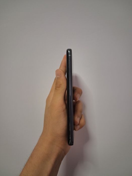 Samsung S20 Plus 8/128gb karopka dokument, ideal holatda sotiladi.