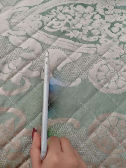 Айфон 8 плюс  (64gb) 77%